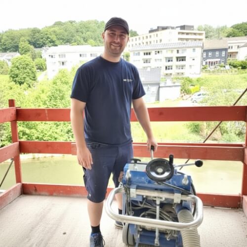 Oberflächenbearbeitung & Betonsanierung – Kugelstrahlen, Fräsen, Schleifen | MICSAR GmbH